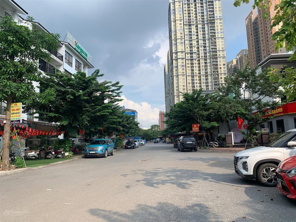 Lô góc vip hoàng thành villas view hồ thang máy kinh doanh đỉnh
