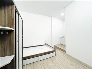 Phòng mới xây rất thoáng  full nt vị trí đẹp ạ