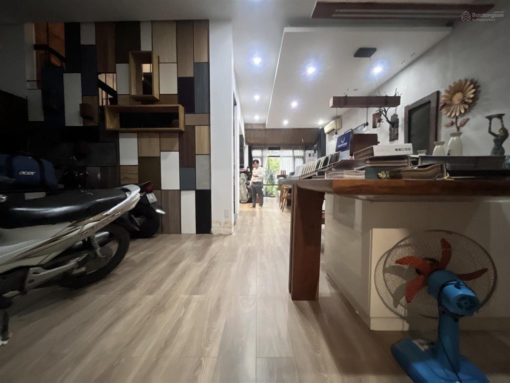 Cho thuê nhà nguyên căn mặt tiền rộng, thuận tiện kinh doanh và làm văn phòng