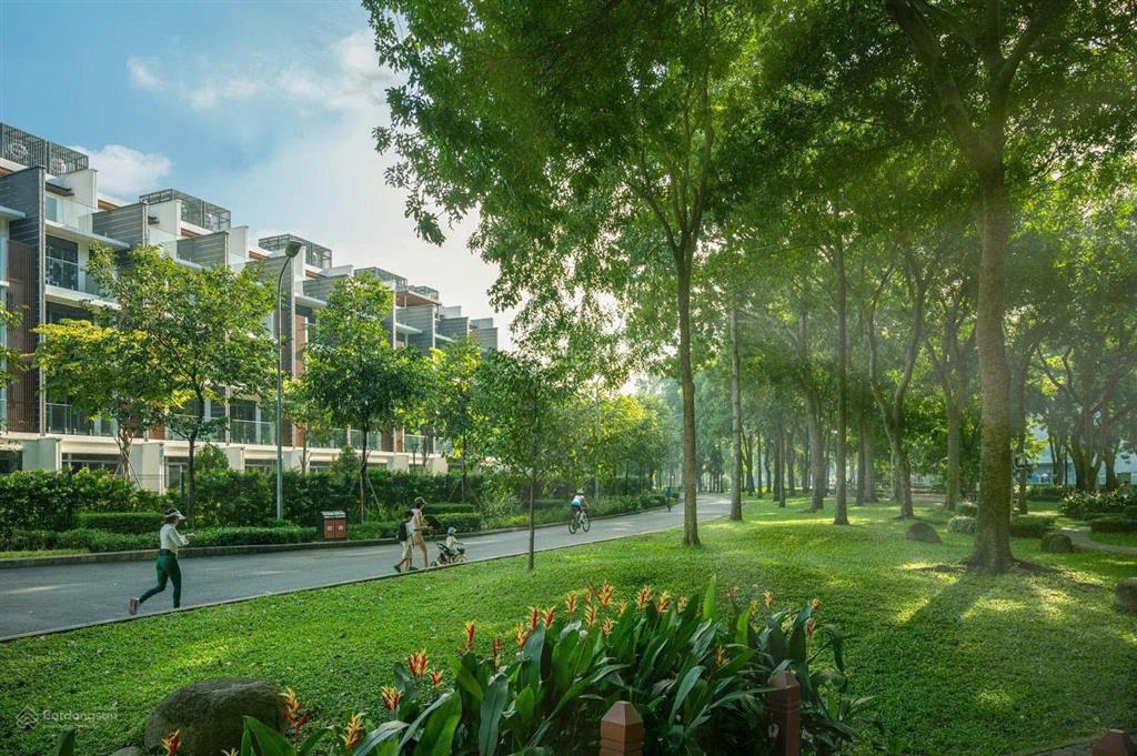 Bán nhanh căn the glen 343.5m2 celadon city đã hoàn thiện nội thất có sẵn hđ thuê 60tr, giá 26 tỷ