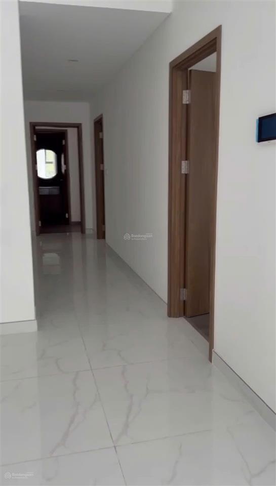 Bán nhanh căn góc siêu phẩm skylinked villa celadon city 4pn 4wc 242m2 giá 22 tỷ