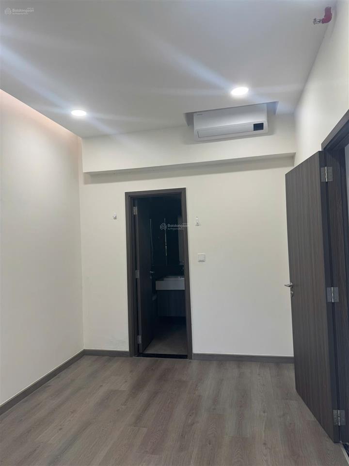 Cho thuê nhanh căn 2pn 86,6m2 diamond centery nội thất cơ bản 16tr ở liền