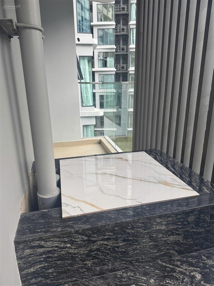 Cho thuê nhanh căn 2pn 86,6m2 diamond centery nội thất cơ bản 16tr ở liền
