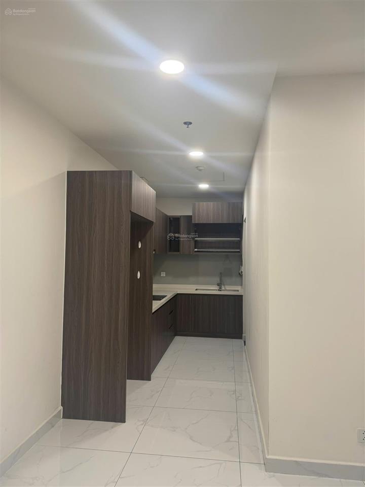 Cho thuê nhanh căn 2pn 86,6m2 diamond centery nội thất cơ bản 16tr ở liền