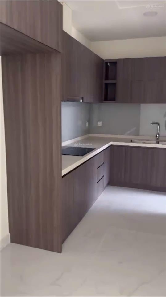 Cho thuê nhanh căn 2pn 86,6m2 diamond centery nội thất cơ bản 16tr ở liền
