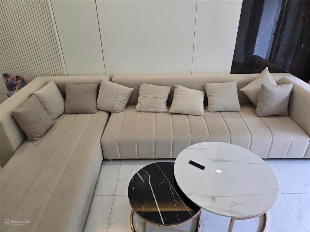 Cho thuê gấp căn 2pn skylinked villa celadon city full nội thất 27tr/th ở liền