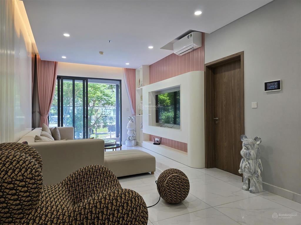 Cho thuê gấp căn 2pn skylinked villa celadon city full nội thất 27tr/th ở liền