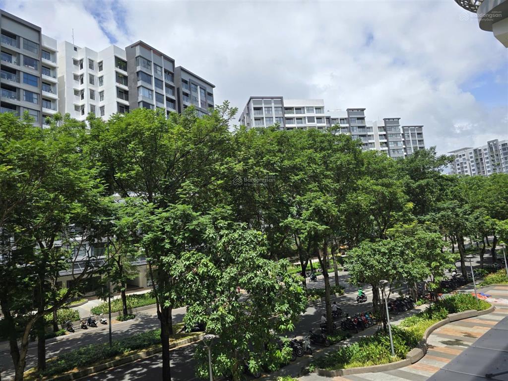 Cho thuê gấp căn 2pn skylinked villa celadon city full nội thất 27tr/th ở liền