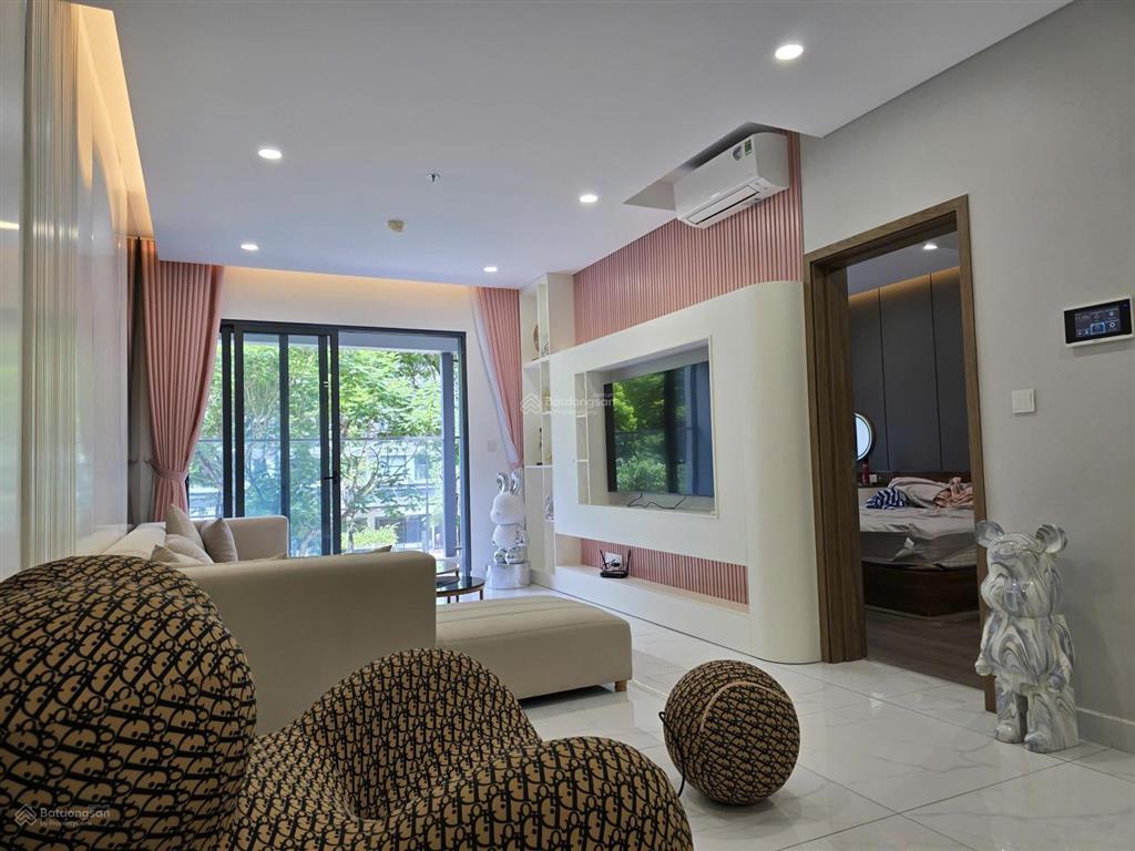 Cho thuê gấp căn 2pn skylinked villa celadon city full nội thất 27tr/th ở liền
