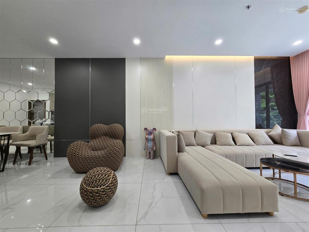 Cho thuê gấp căn 2pn skylinked villa celadon city full nội thất 27tr/th ở liền
