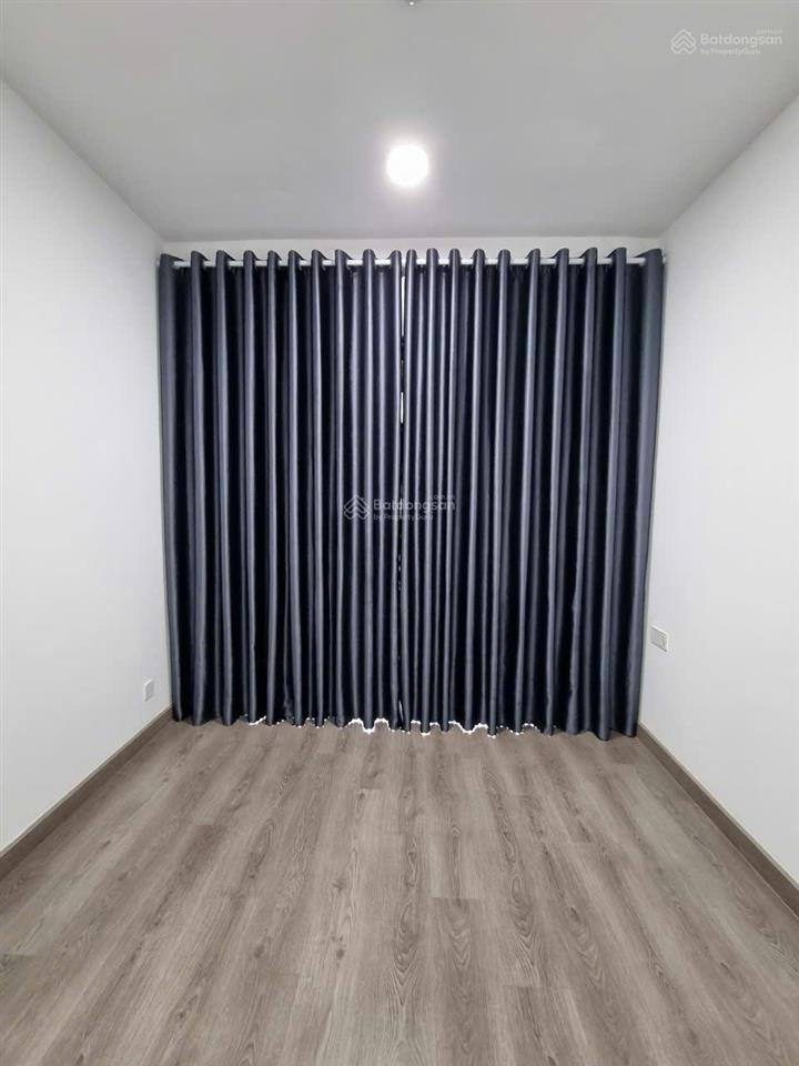 Cho thuê nhanh căn 2pn căn góc 85m2 khu diamond alnata celadon city 15tr ở liền