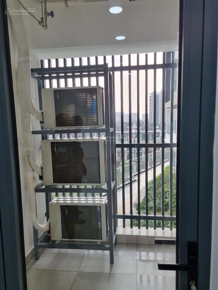 Cho thuê nhanh căn 2pn căn góc 85m2 khu diamond alnata celadon city 15tr ở liền