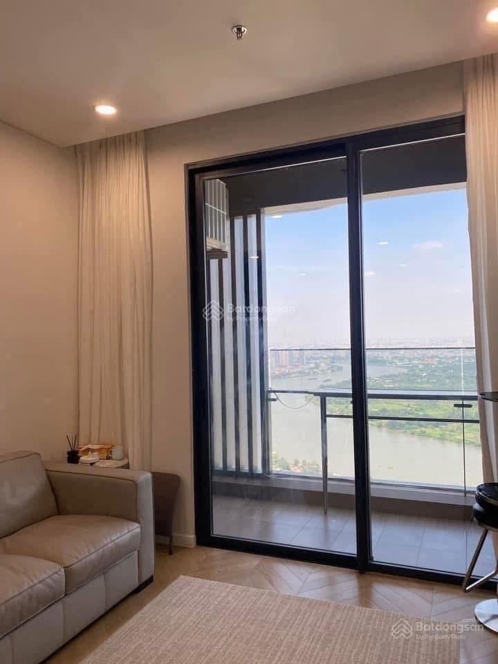 Bán gấp căn hộ 2pn 75m2 nhìn sông sài gòn tầng 22 toà east căn góc đã có sổ