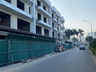 Chính chủ bán căn liền kề 108m2, 4 tầng view nội khu giá tốt chuyển nhượng luôn