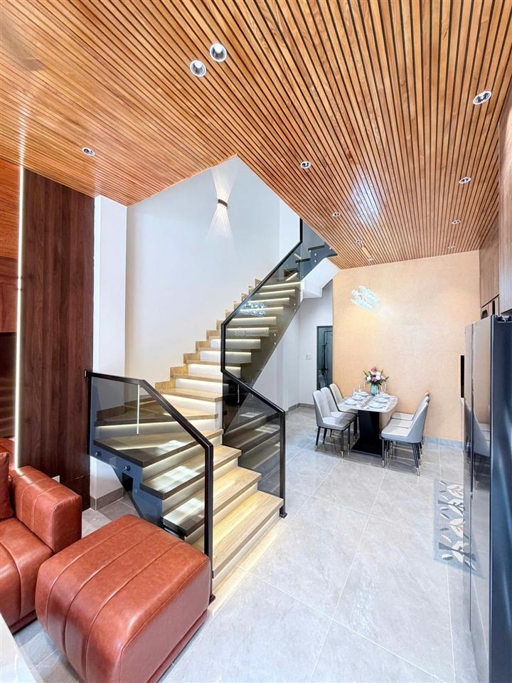 Bán nhà đẹp k31 bầu năng 11, gần hoàng thị loan