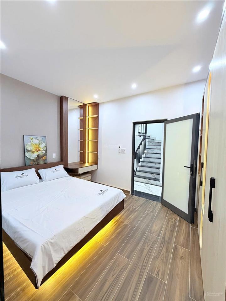 Bán nhà 3 tầng sát ngã 4 hoà phú 14 & trần triệu luật, gần hoàng thị loan