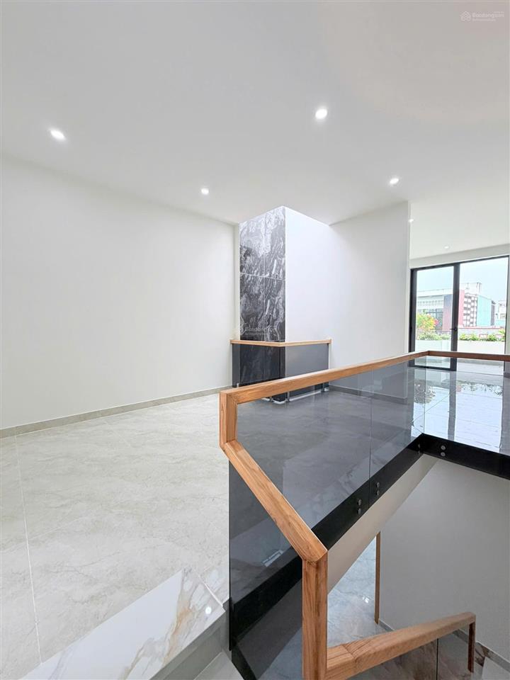 Bán nhà 3 tầng đường lê thiệt, sát biển hoà minh, gần kinh dương vương