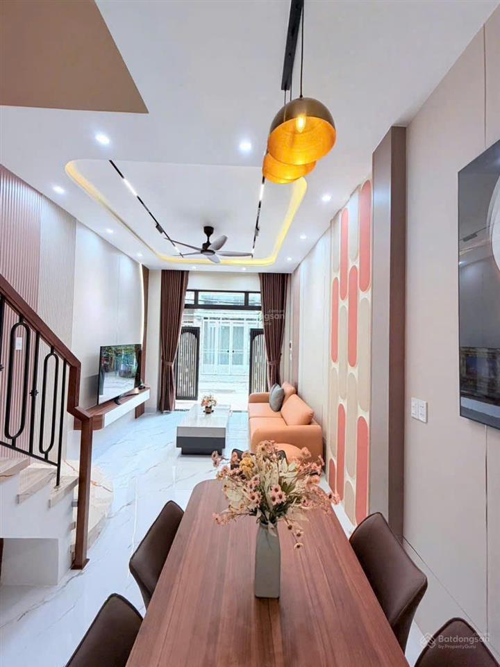 Cho thuê nhà 3 tầng ô tô đậu hồ quý ly, đối diện chợ phú lộc, cách biển thanh khê 300m