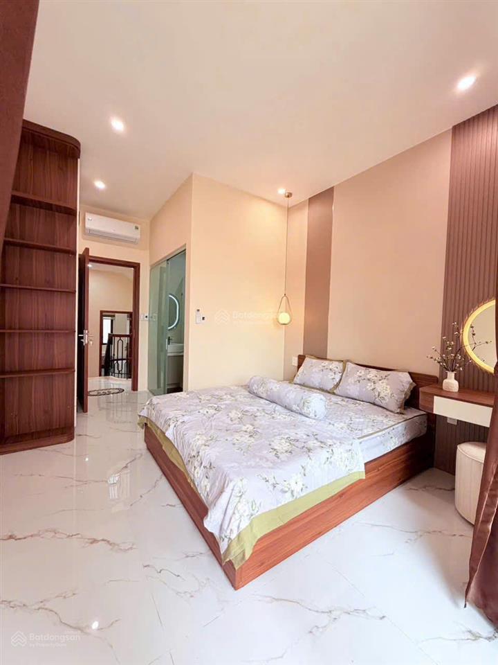 Cho thuê nhà 3 tầng ô tô đậu hồ quý ly, đối diện chợ phú lộc, cách biển thanh khê 300m
