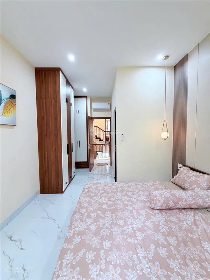 Cho thuê nhà 3 tầng ô tô đậu hồ quý ly, đối diện chợ phú lộc, cách biển thanh khê 300m
