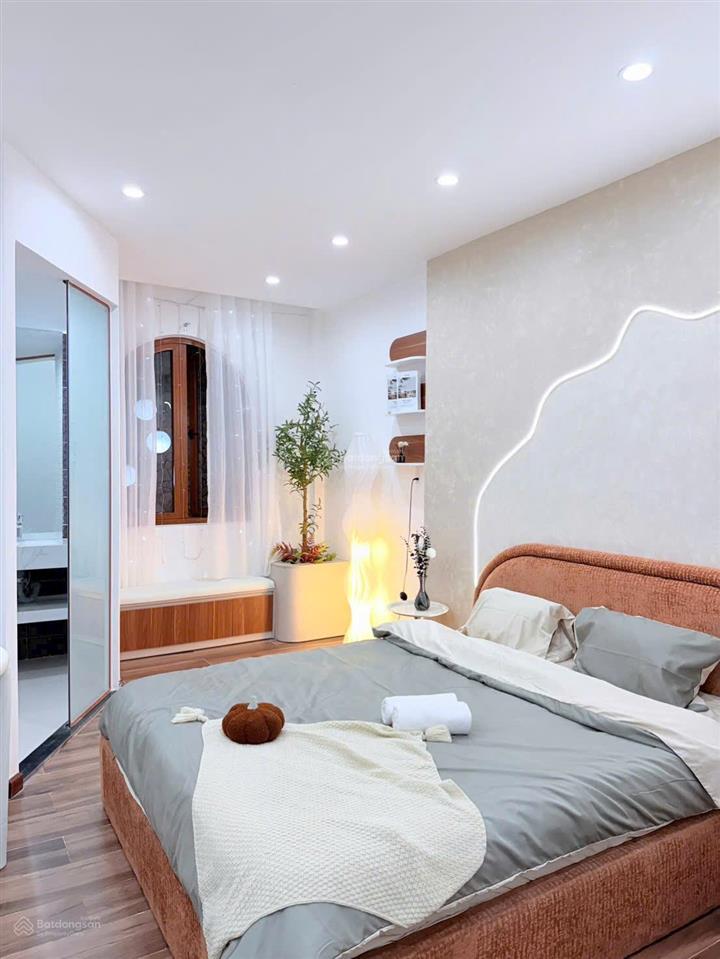 Nhà đẹp có hồ bơi mini tại 442 hoàng diệu, gần cầu rồng, lõi trung tâm tp
