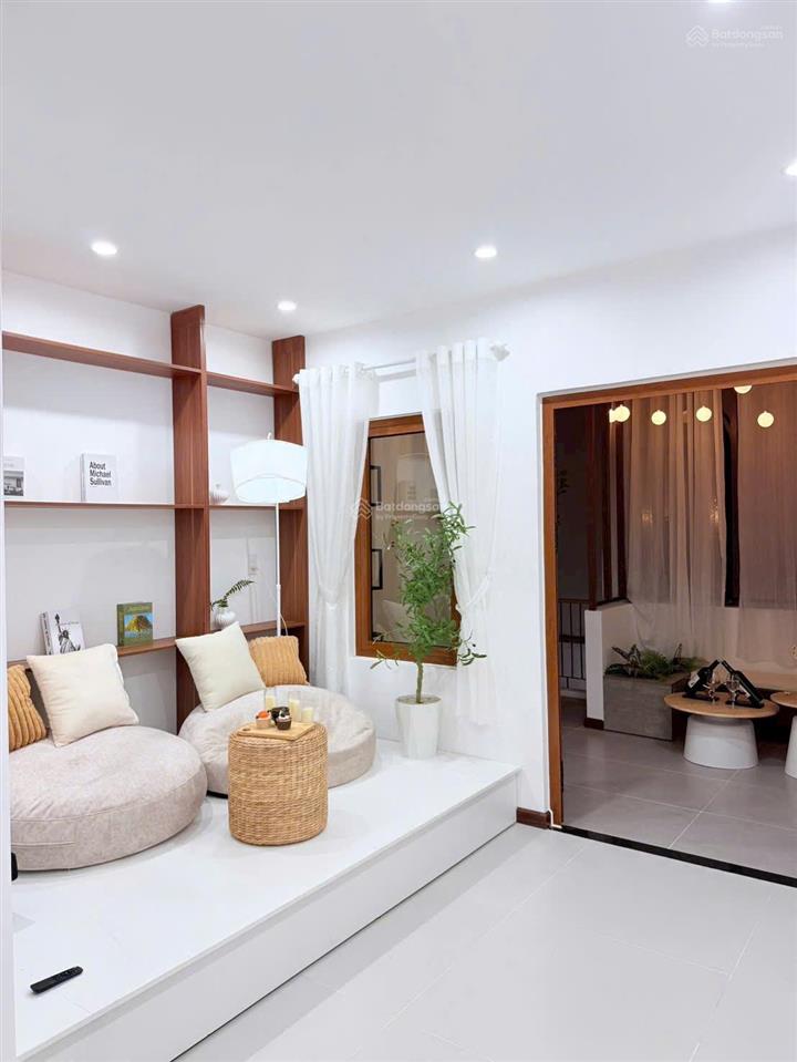 Nhà đẹp có hồ bơi mini tại 442 hoàng diệu, gần cầu rồng, lõi trung tâm tp