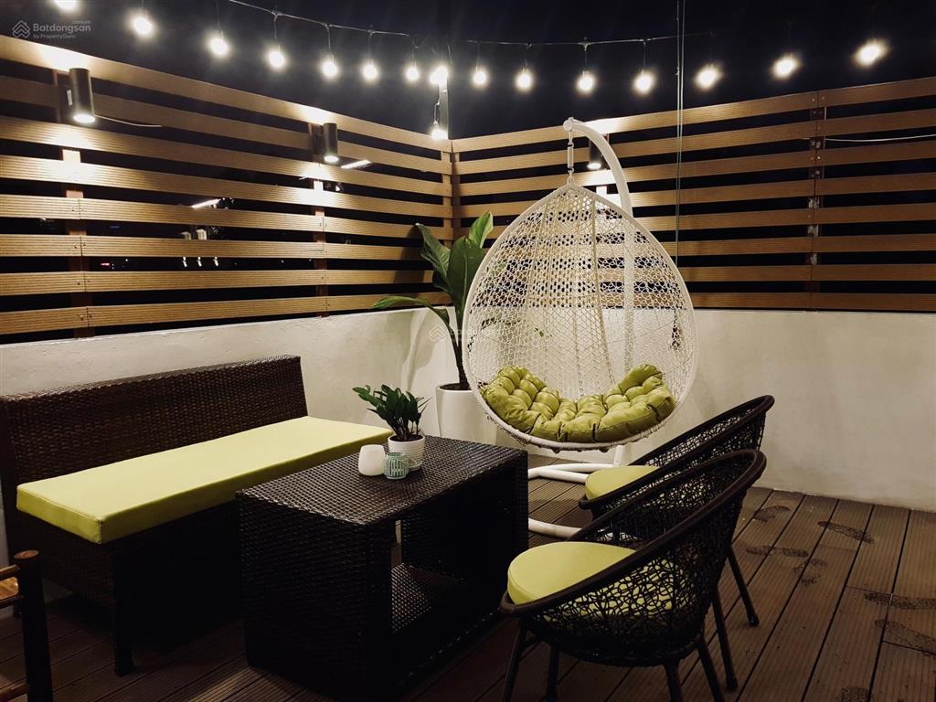 Căn hộ duplex 2 phòng ngủ, tầng 6+7, ban công siêu rộng, ngay sát nhà hát lớn