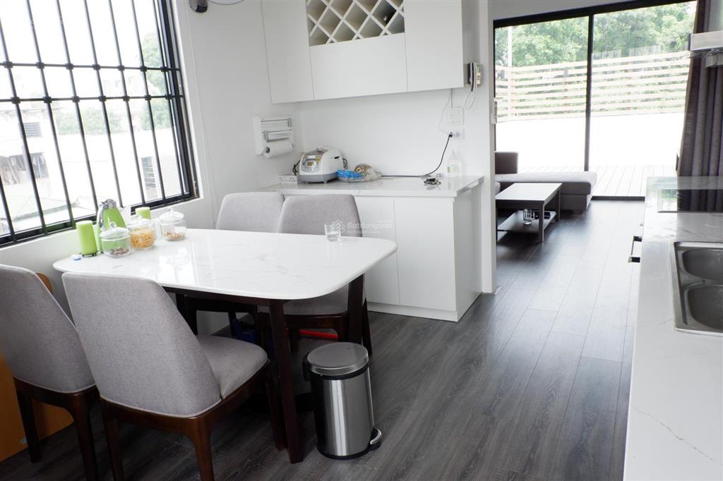 Căn hộ duplex 2 phòng ngủ, tầng 6+7, ban công siêu rộng, ngay sát nhà hát lớn