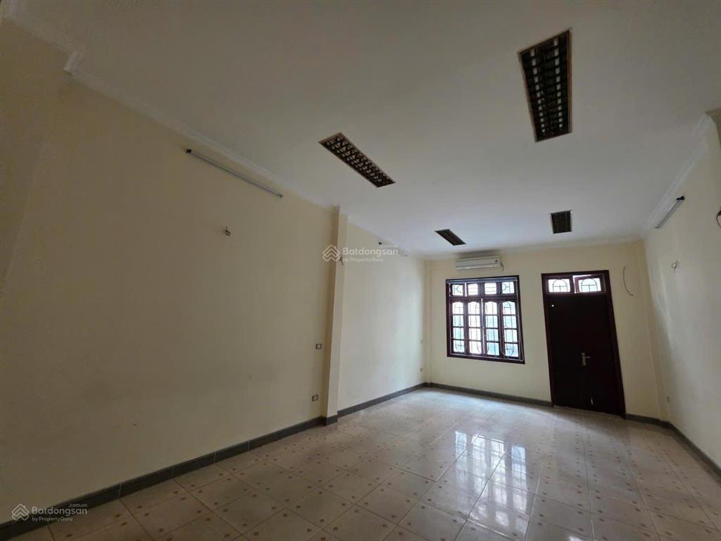 Siêu hiếm nhà 2 mặt thoáng, ngõ 193 trung kính 104,6m2 ô tô tránh cách phố 100m