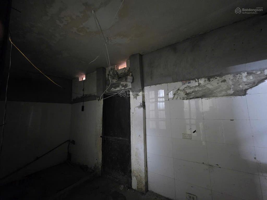Siêu hiếm nhà 2 mặt thoáng, ngõ 193 trung kính 104,6m2 ô tô tránh cách phố 100m