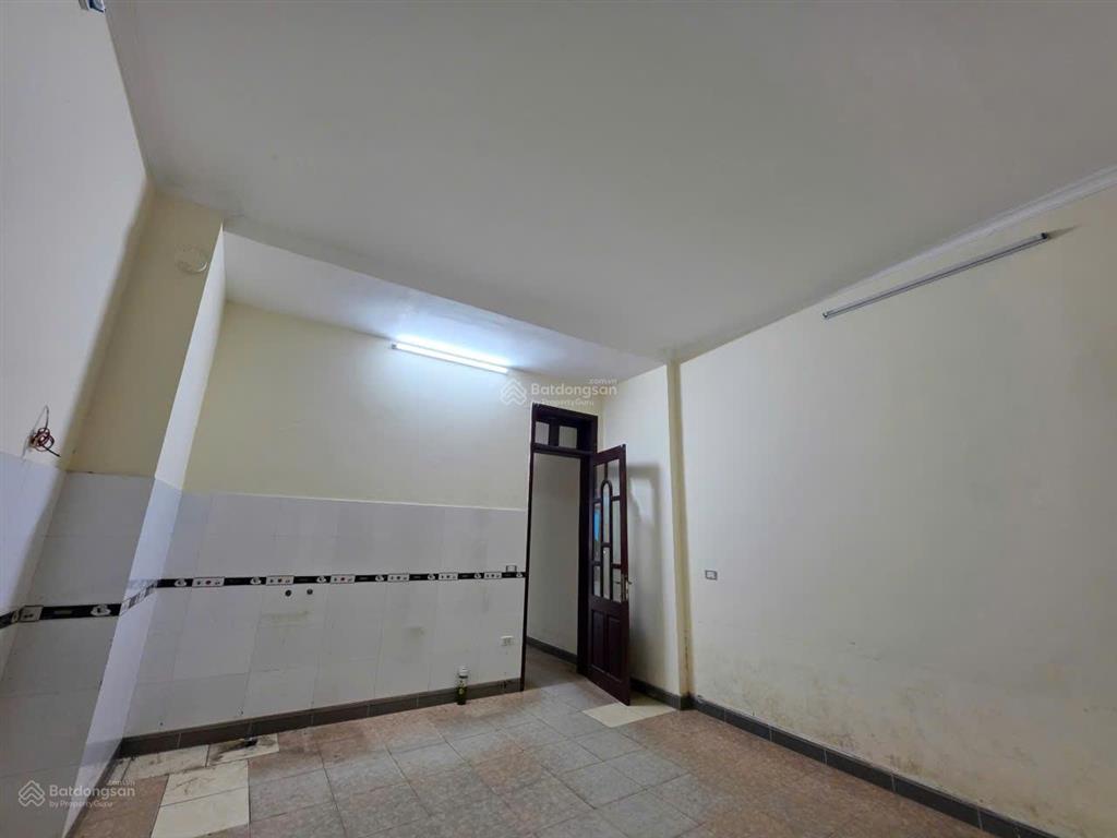 Siêu hiếm nhà 2 mặt thoáng, ngõ 193 trung kính 104,6m2 ô tô tránh cách phố 100m