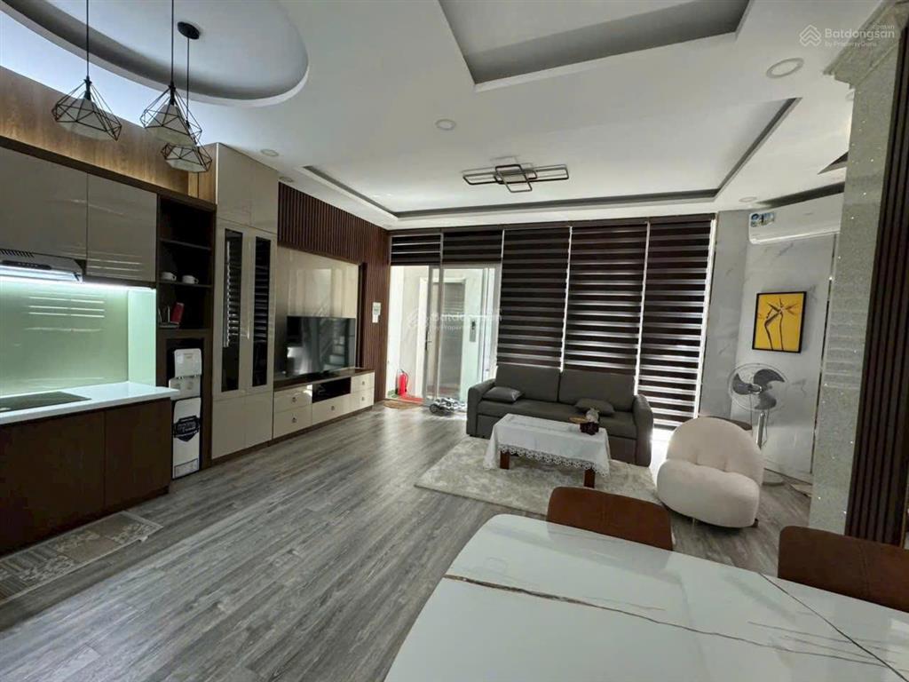 Hạ giá bán nhanh 15 tỷ, bán nhà đẹp mt đường hồng hà  5 tầng. dt 5x16. khu vực tân sơn nhất