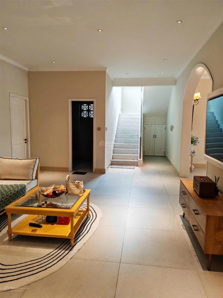 Cho thuê villa khu khu đường trần ngọc diện, phường thảo điền, quận 2.  0911 383 ***