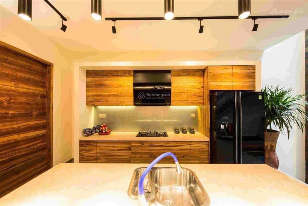 Cho thuê biệt thự khu nguyễn văn hưởng, phường thảo điền quận 2.  0911 383 ***