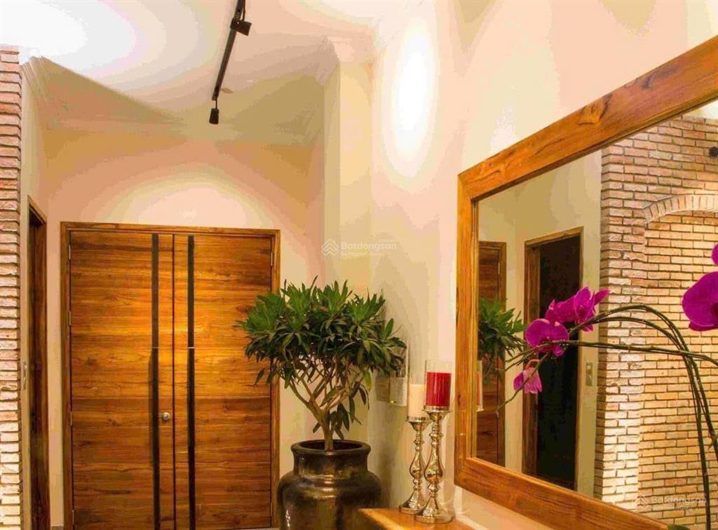 Cho thuê biệt thự khu nguyễn văn hưởng, phường thảo điền quận 2.  0911 383 ***