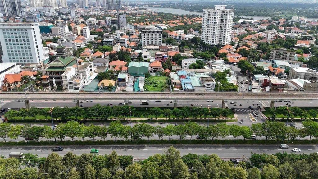 Bán đất 2 mặt tiền đường nguyễn văn bá, phường bình thọ, thành phố thủ đức.  0911 383 ***