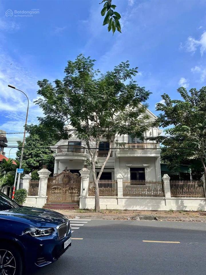 Cho thuê vila mặt tiền đường nguyễn văn hưởng, phường thảo điền, quận 2