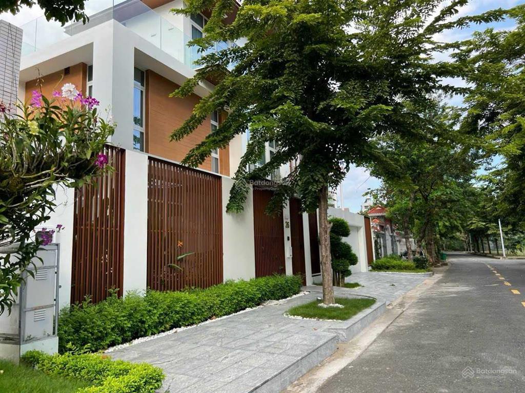Cho thuê biệt thự khu compound đường nguyễn văn hưởng, phường thảo điền, quận 2.  0911 383 ***