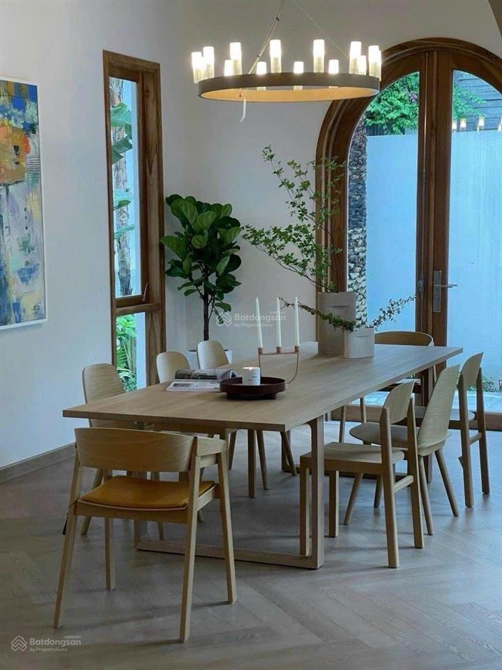 Cho thuê biệt thự đường quốc hương, ngay xuân thủy, phường thảo điền, quận 2.  0911 383 ***