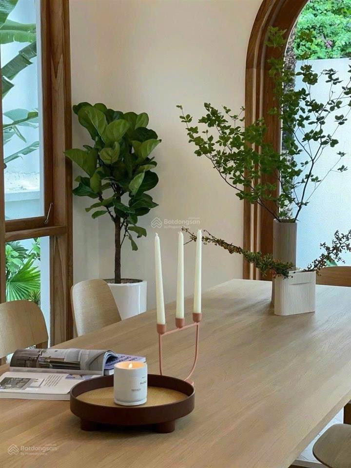 Cho thuê biệt thự đường quốc hương, ngay xuân thủy, phường thảo điền, quận 2.  0911 383 ***