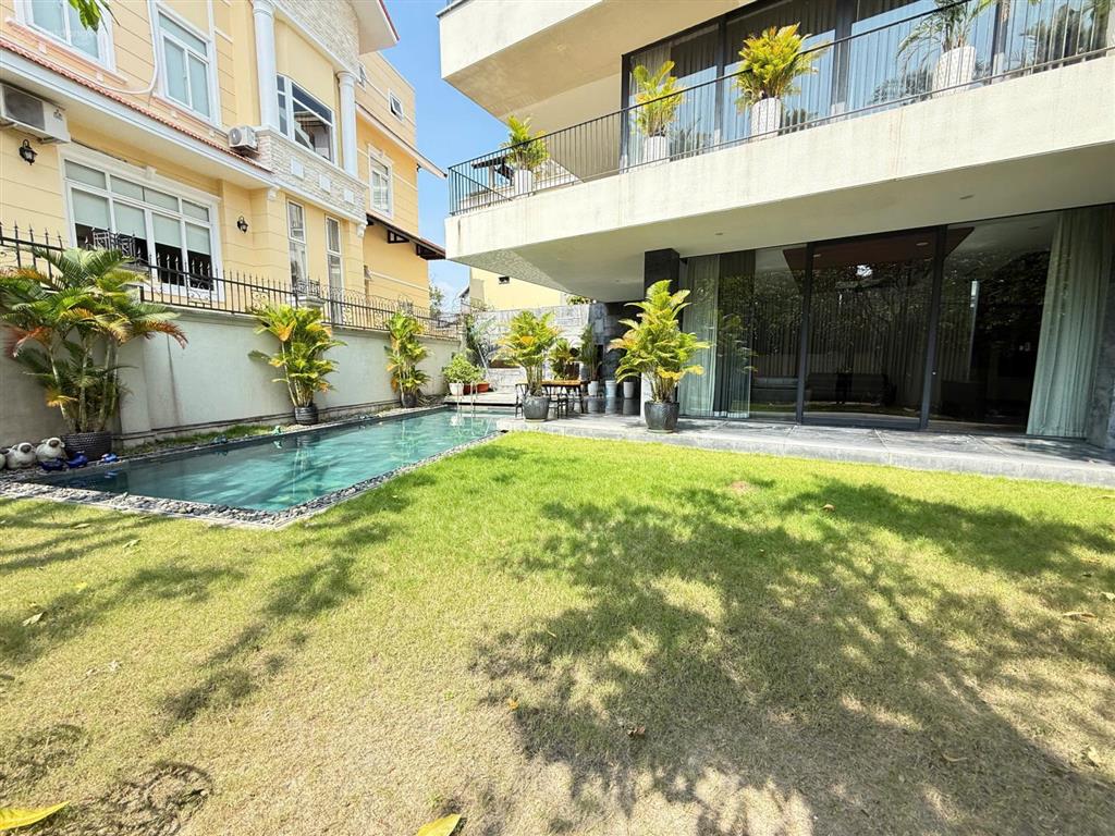 Cho thuê villa khu compound đường nguyễn văn hưởng, phường thảo điền, quận 2.  0911 383 ***