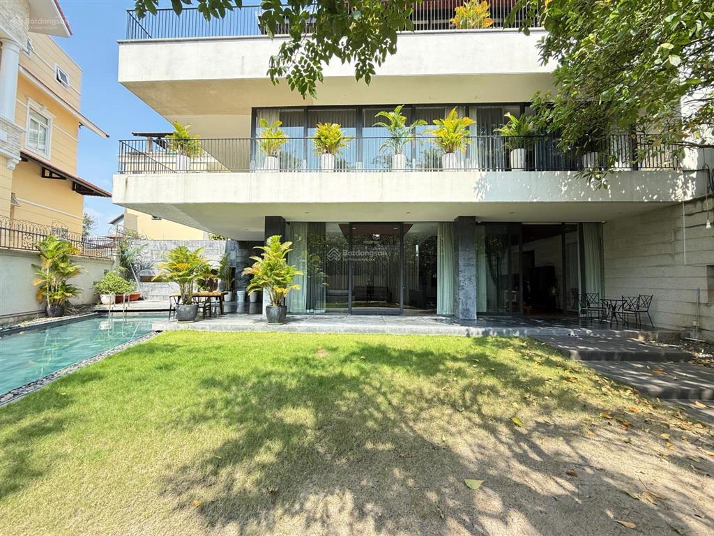 Cho thuê villa khu compound đường nguyễn văn hưởng, phường thảo điền, quận 2.  0911 383 ***