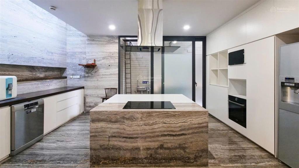 Cho thuê villa khu compound đường nguyễn văn hưởng, phường thảo điền, quận 2.  0911 383 ***