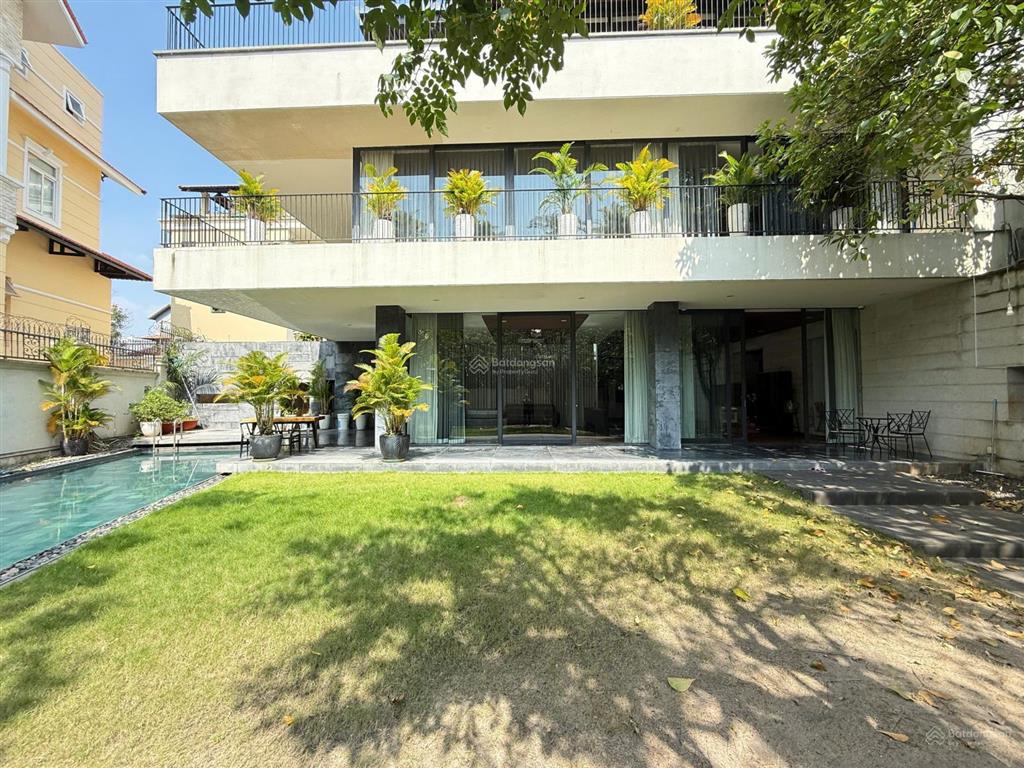 Cho thuê villa khu compound đường nguyễn văn hưởng, phường thảo điền, quận 2.  0911 383 ***