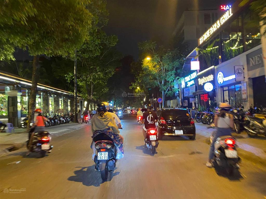 Bán đất 1603m2 đất ở mặt tiền đường hồng đức, phường bình thọ, quận thủ đức.  0911 383 ***