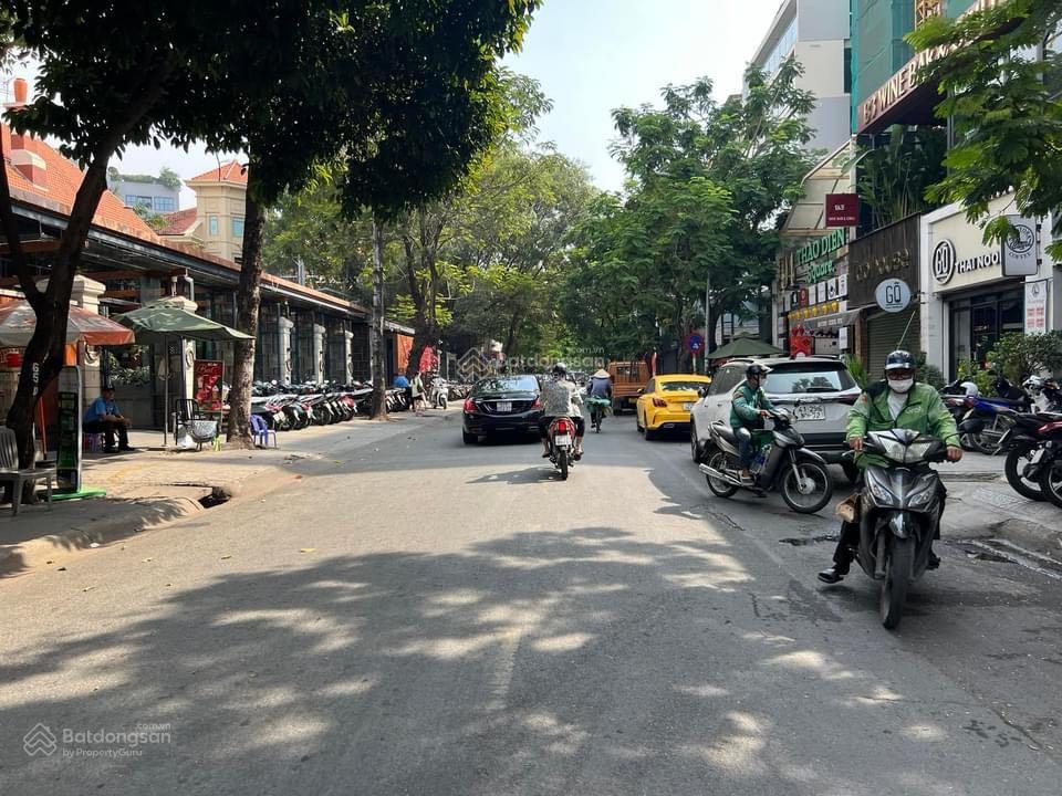 Bán đất 1603m2 đất ở mặt tiền đường hồng đức, phường bình thọ, quận thủ đức.  0911 383 ***