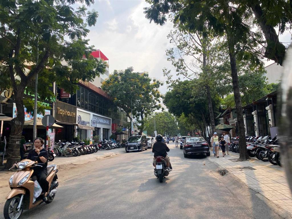 Bán đất 1603m2 đất ở mặt tiền đường hồng đức, phường bình thọ, quận thủ đức.  0911 383 ***