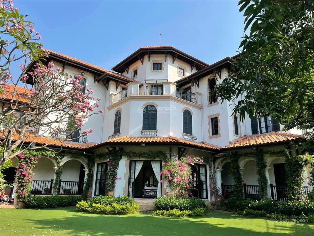 Cho thuê biệt thự compound đường nguyễn văn hưởng, phường thảo điền, quận 2. hoàng 0911 383 ***