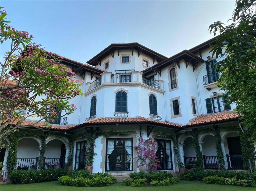 Cho thuê biệt thự compound đường nguyễn văn hưởng, phường thảo điền, quận 2. hoàng 0911 383 ***
