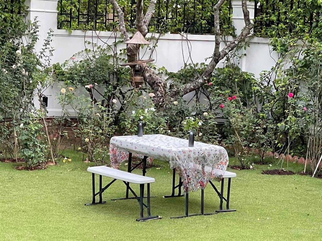 Cho thuê biệt thự compound đường nguyễn văn hưởng, phường thảo điền, quận 2. hoàng 0911 383 ***
